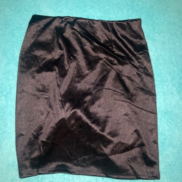 Windsor pencil skirt - Picture 2 of 3